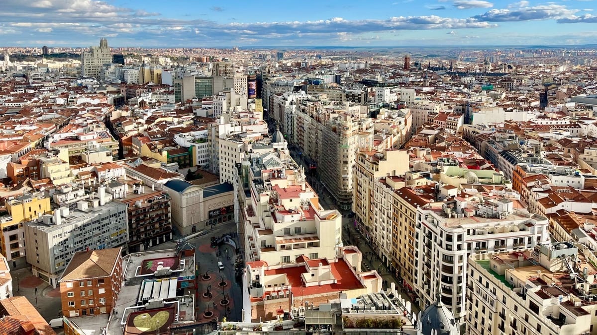 Lavorare come OSS in Spagna: titolo, stipendio e pratiche