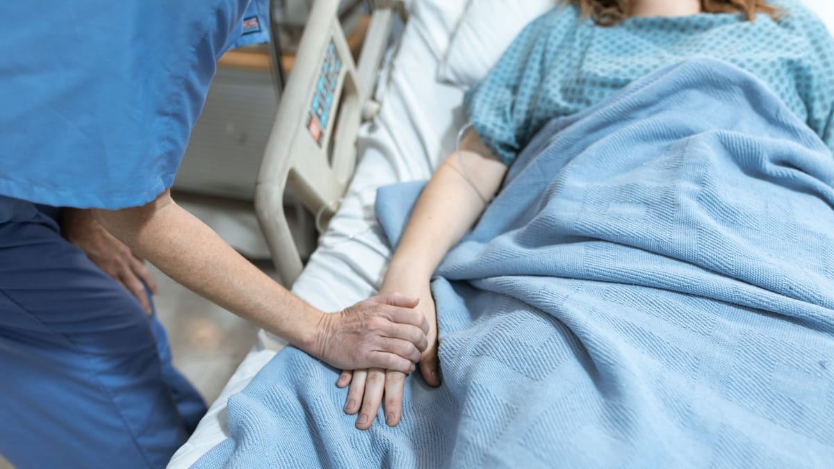 Paziente in dialisi: cosa osserva e protegge l'OSS